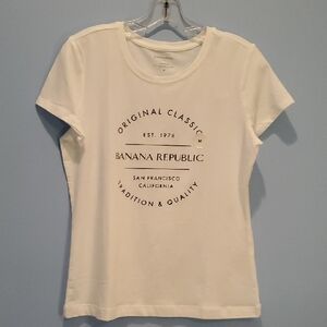 Banana Republic Timeless Tee, Size M